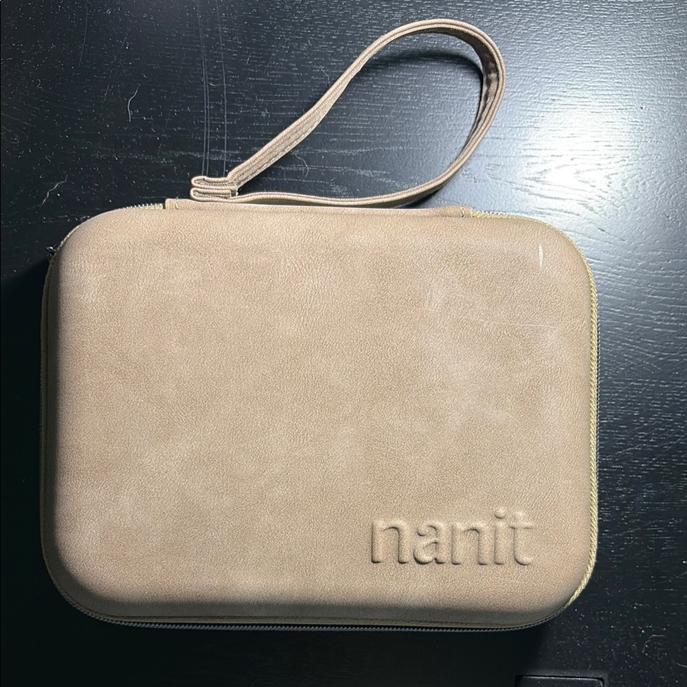 Nanit Travel Pack -Monitor Hook up and stand
Like new!